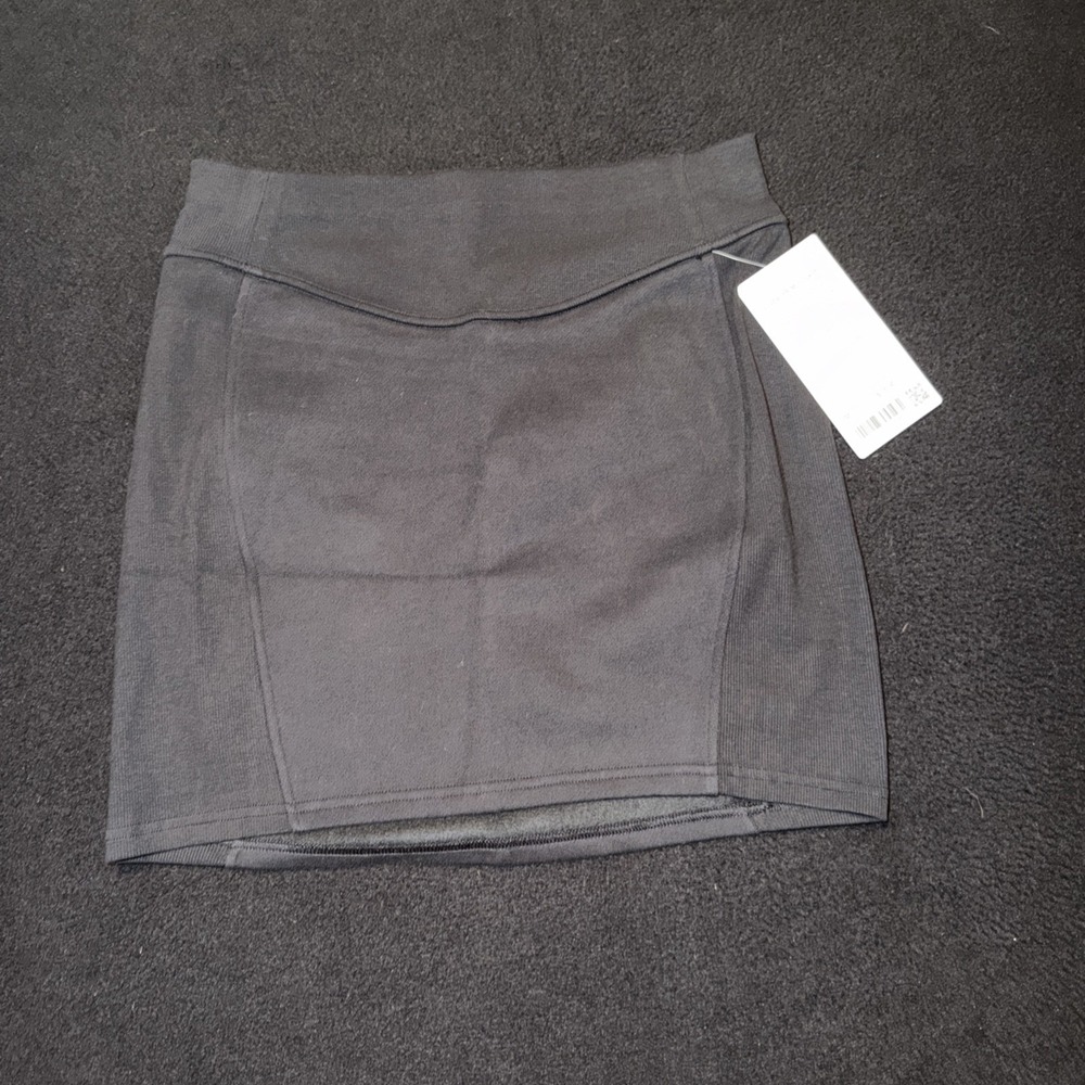 Lululemon Black Scuba HR Mini Fleece High Rise Pockets Women's Size Medium